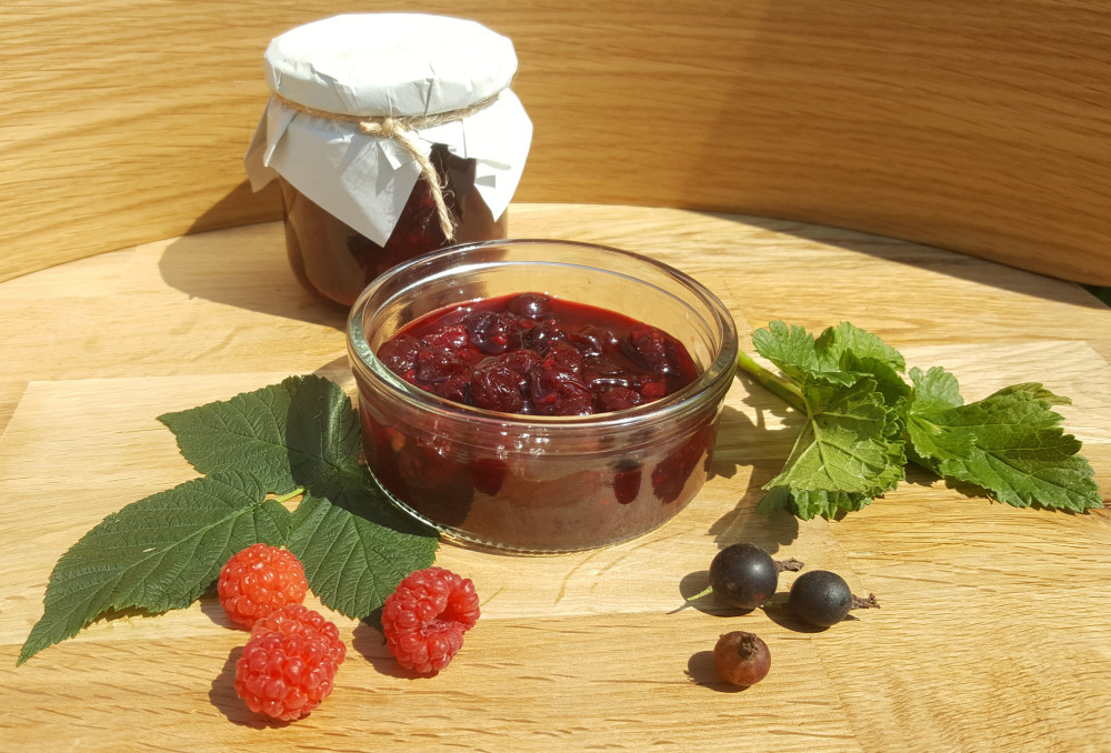 Gem de coacăze și zmeură